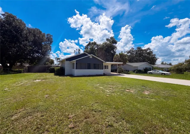 Photo 2 of Single family home for sale at 335 E Hoffman St, Lake Alfred, FL 33850 | MLS# O6443227 | Listing updated on 2026-10-04