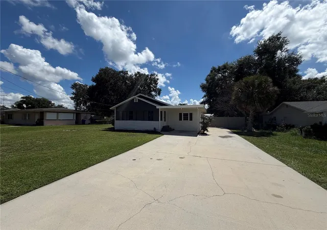 Photo 3 of Single family home for sale at 335 E Hoffman St, Lake Alfred, FL 33850 | MLS# O6443227 | Listing updated on 2026-10-04