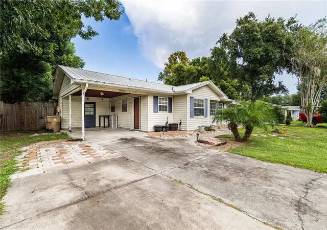 Single family home for sale at 3805 Cactus Ln, MOUNT DORA, FL 32757 | MLS# G5118017