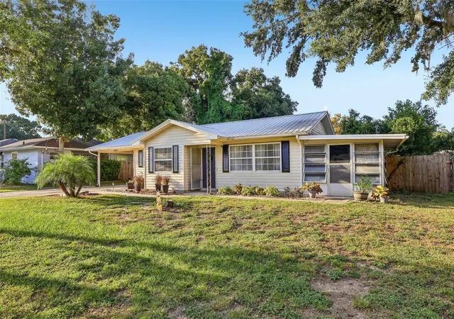 Photo 2 of Single family home for sale at 3805 Cactus Ln, Mount Dora, FL 32757 | MLS# G5118017 | Listing updated on 2026-10-09