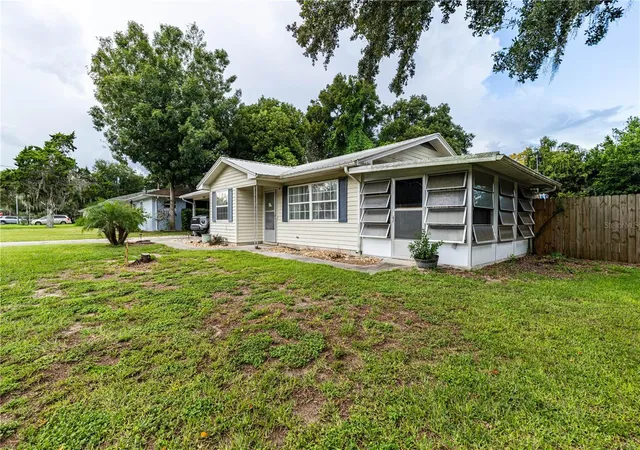 Photo 2 of Single family home for sale at 3805 Cactus Ln, Mount Dora, FL 32757 | MLS# G5118017 | Listing updated on 2026-09-19