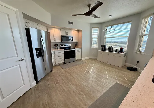 Photo 4 of Condo for sale at 960 Starkey Rd #10501, Largo, FL 33771 | MLS# TB8550209 | Listing updated on 2026-09-29