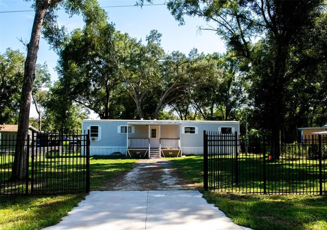 Photo 3 of Manufactured home for sale at 9320 Se 144th Lane, Summerfield, FL 34491 | MLS# G5118019 | Listing updated on 2026-09-20
