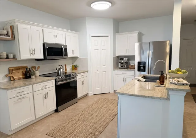 Listing Photo 4 - Condo for sale in building located at 14876 Skip Jack Loop, LAKEWOOD RANCH, FL 32223