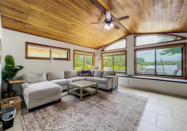 Photo 2 of Sale Pending at 615 Anhinga Rd, Winter Springs, FL 32708 | MLS# O6443237 | Listing updated on 2026-09-29