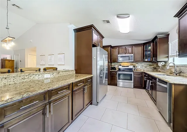 Photo 4 of Single family home for sale at 615 Anhinga Rd, Winter Springs, FL 32708 | MLS# O6443237 | Listing updated on 2026-09-19