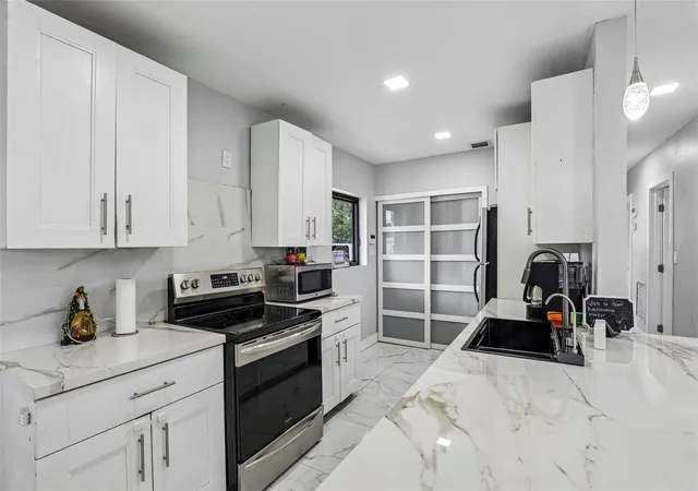 Photo 1 of Single family home for sale at 1421 N 68th Terrace, Hollywood, FL 33024 | MLS# O6443238 | Listing updated on 2026-09-19