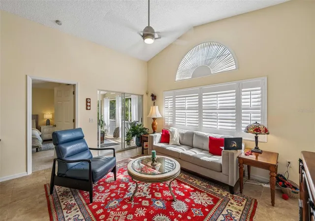 Listing Photo 5 - Condo for sale in building located at 7266 Eleanor Cir, SARASOTA, FL 34243 - Unit #203