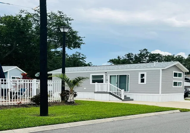 Photo 2 of Manufactured home for sale at 2729 Camper Ave, Kissimmee, FL 34744 | MLS# S5157931 | Listing updated on 2026-09-24