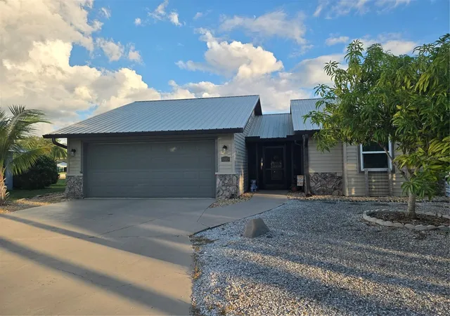 Photo 1 of Single family home for sale at 1405 Strada D Argento, Venice, FL 34292 | MLS# N6145835 | Listing updated on 2026-09-22