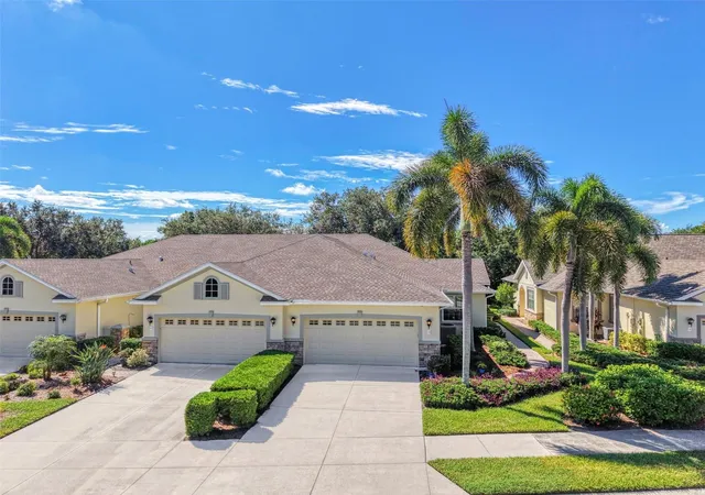 Photo 3 of House for sale at 9349 Carnaby Dr, Venice, FL 34293 | MLS# N6145836 | Listing updated on 2026-09-28