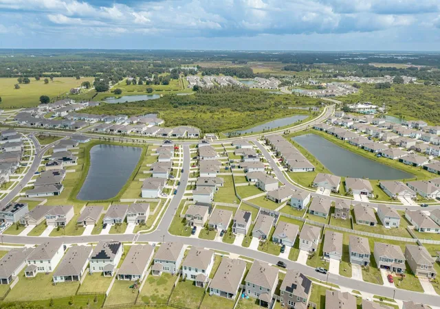 Photo 3 of Single family home for sale at 3411 Grassy Knoll Ct, Plant City, FL 33565 | MLS# O6443245 | Listing updated on 2026-09-19