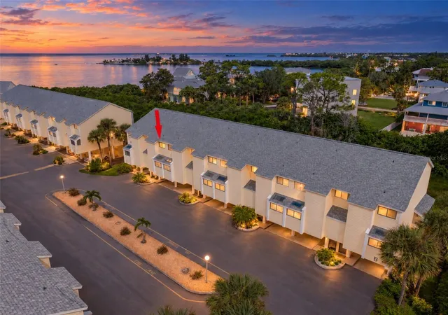 Townhouse for sale at 1500 Sunset Rd #B7, TARPON SPRINGS, FL 34689 | MLS# TB8550225