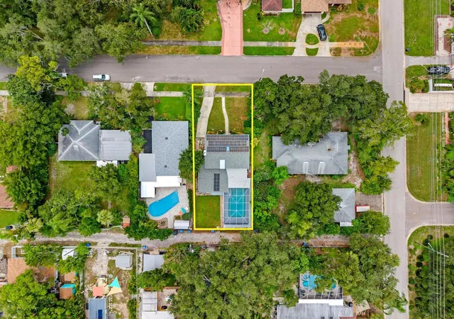 Photo 3 of Single family home for sale at 5135 20th Avenue N, Saint Petersburg, FL 33710 | MLS# TB8550226 | Listing updated on 2026-09-20