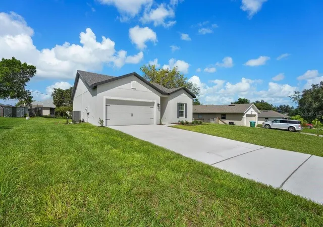 Photo 2 of Single family home for sale at 850 Glasgow Ave, Deltona, FL 32738 | MLS# V4951379 | Listing updated on 2026-09-24