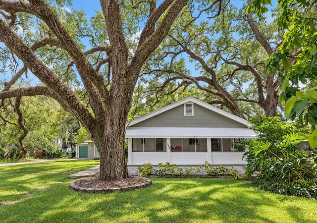 Photo 1 of Single family home for sale at 805 E Lambright St, Tampa, FL 33604 | MLS# TB8550227 | Listing updated on 2026-09-19