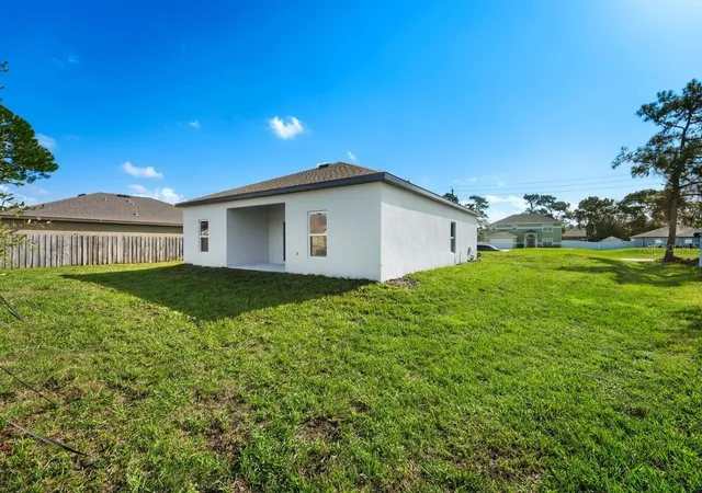 Photo 4 of Single family home for sale at 1768 Courtland Blvd, Deltona, FL 32738 | MLS# V4951380 | Listing updated on 2026-09-23