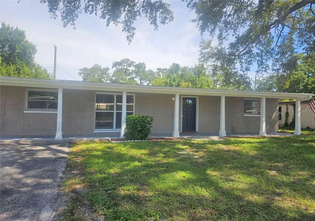 Single family home for sale at 2160 Alemanda Dr, CLEARWATER, FL 33764 | MLS# G5118023