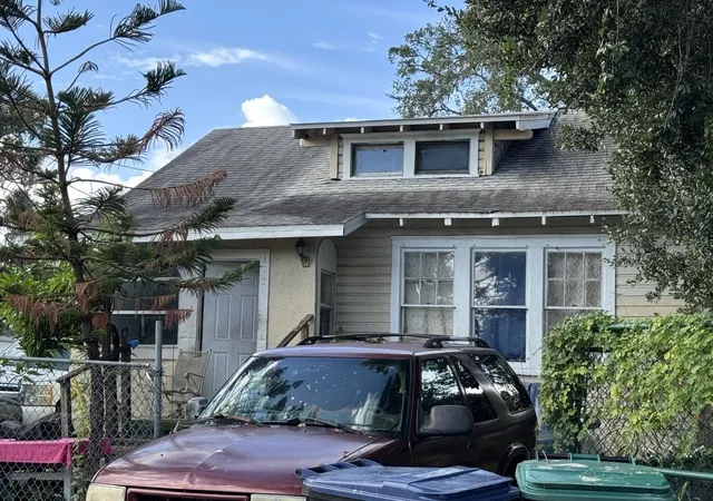 Photo 3 of House for sale at 1239 19th Street, Orlando, FL 32805 | MLS# O6443254 | Listing updated on 2026-10-03