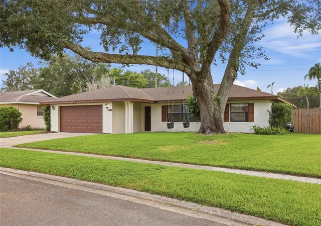 Photo 3 of Single family home for sale at 4762 Arrow Rd, Orlando, FL 32812 | MLS# O6443256 | Listing updated on 2026-10-07