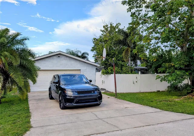 Photo 3 of Single family home for sale at 2915 W Ballast Point Blvd, Tampa, FL 33611 | MLS# TB8550229 | Listing updated on 2026-09-20