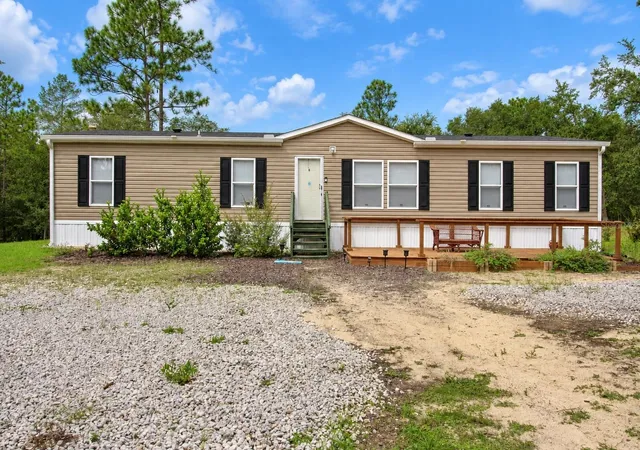 Photo 2 of Manufactured home for sale at 152 Piper Dr, Hawthorne, FL 32640 | MLS# GC543633 | Listing updated on 2026-10-02