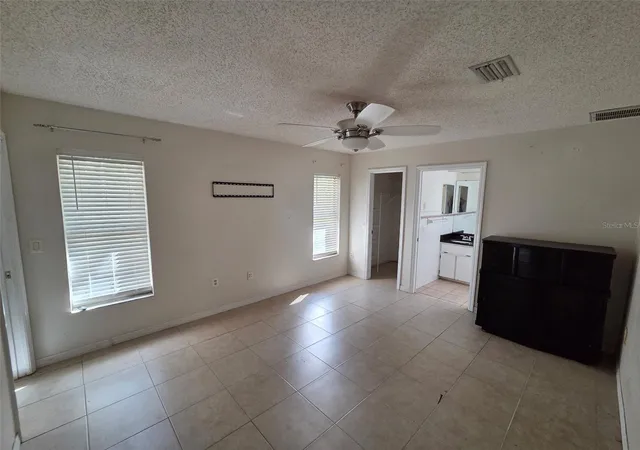 Photo 4 of Single family home for sale at 8190 Sealawn Dr, Spring Hill, FL 34606 | MLS# W7889657 | Listing updated on 2026-09-19