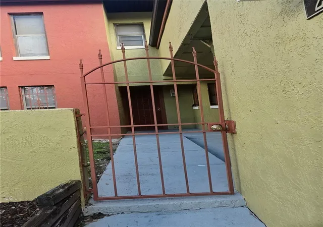 Listing Photo 2 - Condo for sale in building located at 2101 Honour Rd, ORLANDO, FL 32839 - Unit #2101