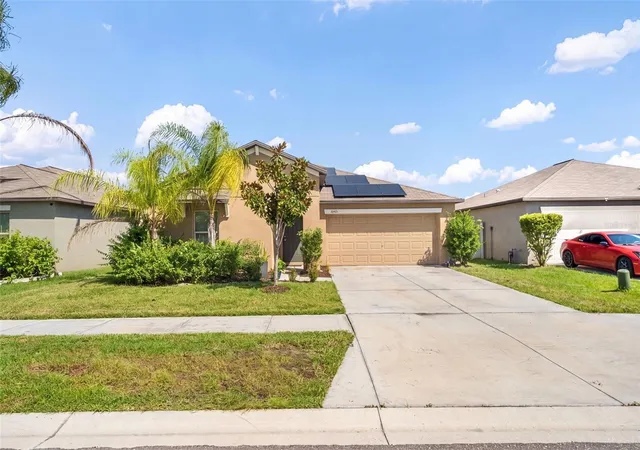 Single family home for sale at 10421 Carloway Hills Dr, WIMAUMA, FL 33598 | MLS# OM732573