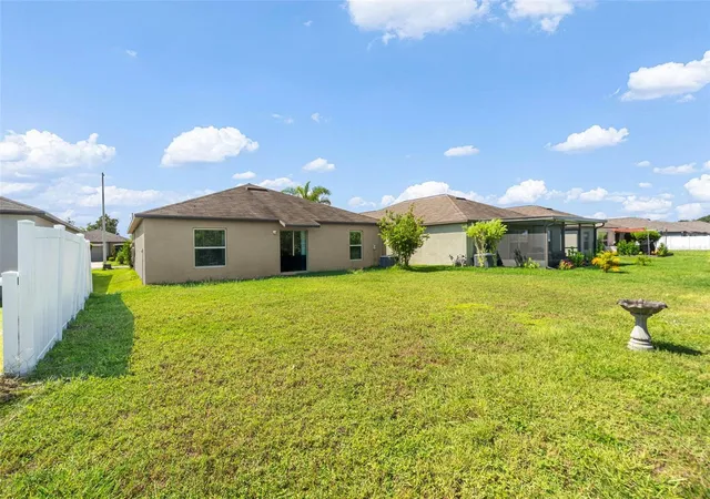 Photo 3 of Single family home for sale at 10421 Carloway Hills Dr, Wimauma, FL 33598 | MLS# OM732573 | Listing updated on 2026-09-19