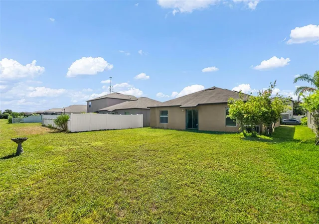 Photo 4 of Single family home for sale at 10421 Carloway Hills Dr, Wimauma, FL 33598 | MLS# OM732573 | Listing updated on 2026-09-19