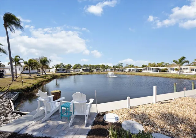 Manufactured home for sale at 2 S Botany Bay Cir, ENGLEWOOD, FL 34223 | MLS# A4706703