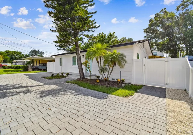 Photo 3 of Single family home for sale at 7508 N Tampania Ave, Tampa, FL 33614 | MLS# TB8550248 | Listing updated on 2026-09-20