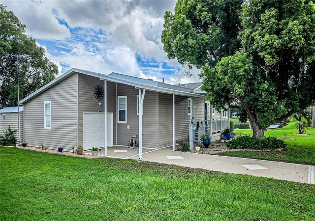 Photo 3 of Manufactured home for sale at 36805 Lakewood Dr, Zephyrhills, FL 33542 | MLS# TB8550250 | Listing updated on 2026-09-21