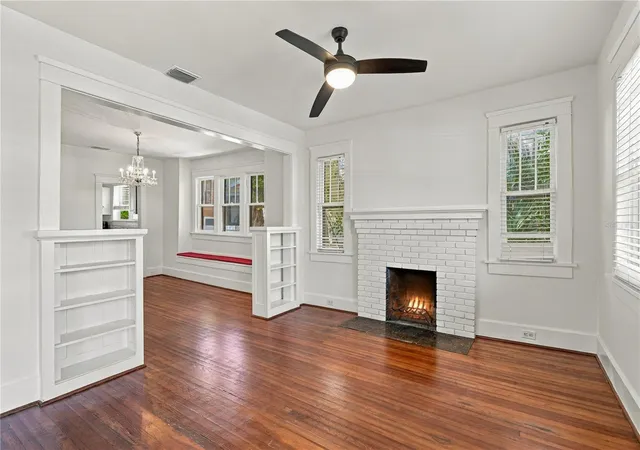 Photo 3 of Single family home for sale at 146 13th Avenue Ne, Saint Petersburg, FL 33701 | MLS# A4706709 | Listing updated on 2026-09-20