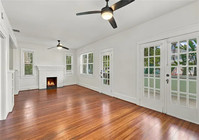 Photo 3 of Single family home for sale at 146 13th Avenue NE, Saint Petersburg, FL 33701 | MLS# A4706709 | Listing updated on 2026-09-20