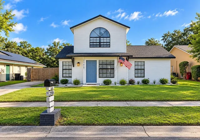 Photo 1 of Single family home for sale at 2705 Wilder Park Dr, Plant City, FL 33566 | MLS# TB8550257 | Listing updated on 2026-09-30