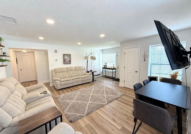 Photo 3 of Single family home for sale at 2705 Wilder Park Dr, Plant City, FL 33566 | MLS# TB8550257 | Listing updated on 2026-09-30