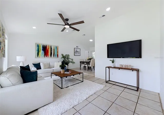 Photo 3 of Single family home for sale at 3354 Tcu Blvd, Orlando, FL 32817 | MLS# O6443288 | Listing updated on 2026-09-20