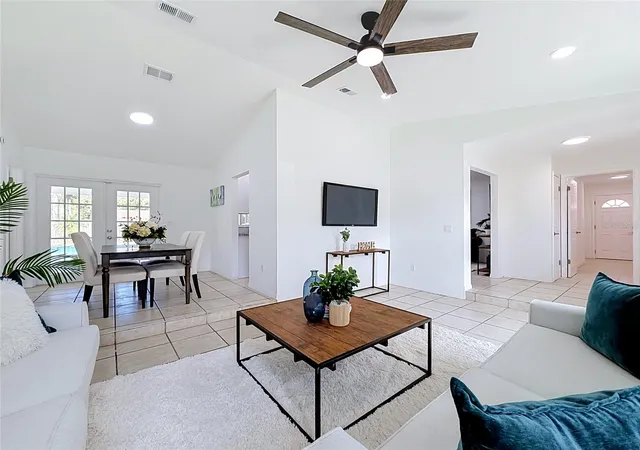 Photo 4 of Single family home for sale at 3354 Tcu Blvd, Orlando, FL 32817 | MLS# O6443288 | Listing updated on 2026-09-20