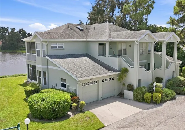 Condo for sale at 5056 Oak Run Dr, SARASOTA, FL 34243 | MLS# A4706712