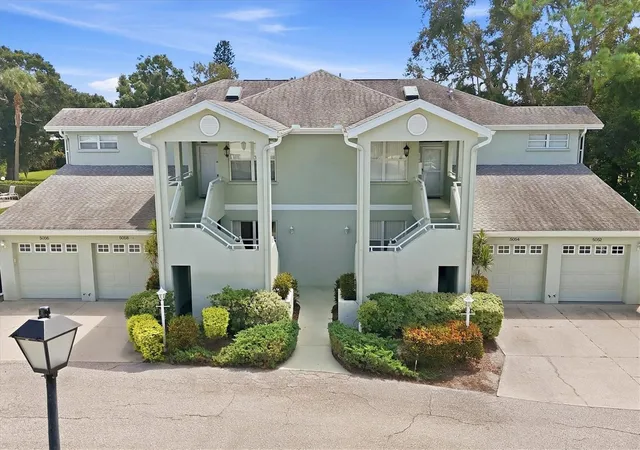 Photo 1 of Condo for sale at 5056 Oak Run Dr, Sarasota, FL 34243 | MLS# A4706712 | Listing updated on 2026-09-22