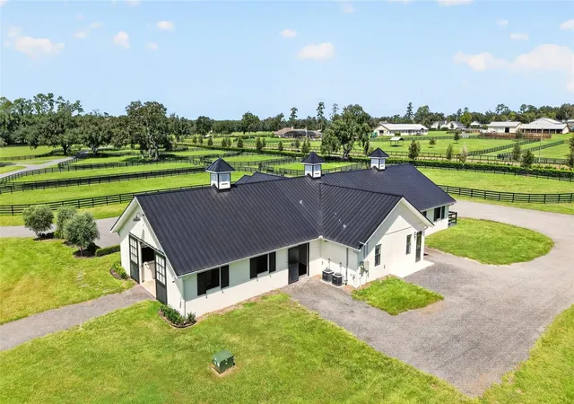 Photo 3 of House for sale at 7085 NW Highway 225, Ocala, FL 34482 | MLS# OM732574 | Listing updated on 2026-09-21