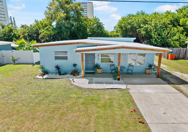 Photo 4 of Single family home for sale at 815 67th Street S, Saint Petersburg, FL 33707 | MLS# TB8550285 | Listing updated on 2026-09-22