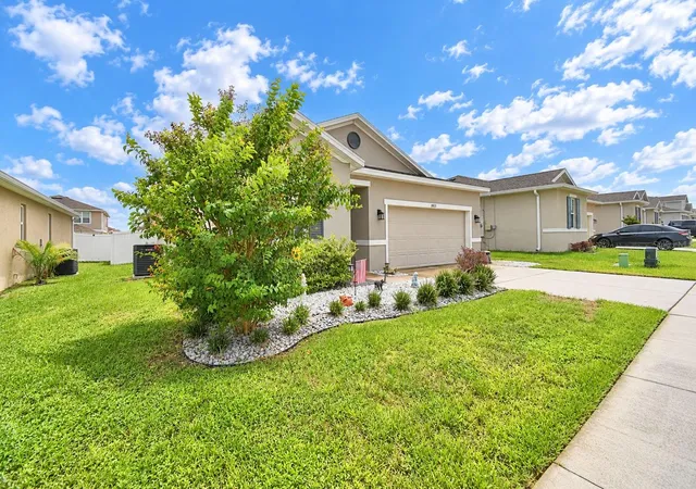 Photo 2 of Single family home for sale at 1033 Heirloom Dr, Haines City, FL 33844 | MLS# P4939938 | Listing updated on 2026-09-20