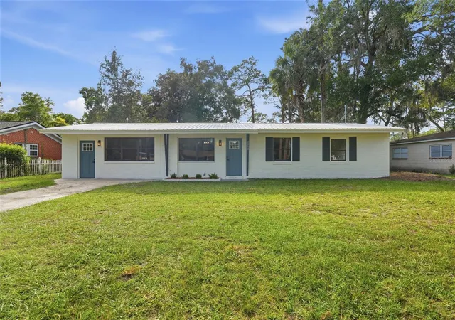 Photo 3 of Single family home for sale at 2208 Ne 15th Terrace, Gainesville, FL 32609 | MLS# GC543638 | Listing updated on 2026-09-20