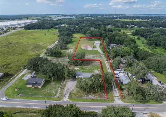 Photo 3 of Single family home for sale at 674 Old Dixie Hwy, Auburndale, FL 33823 | MLS# P4939939 | Listing updated on 2026-09-20
