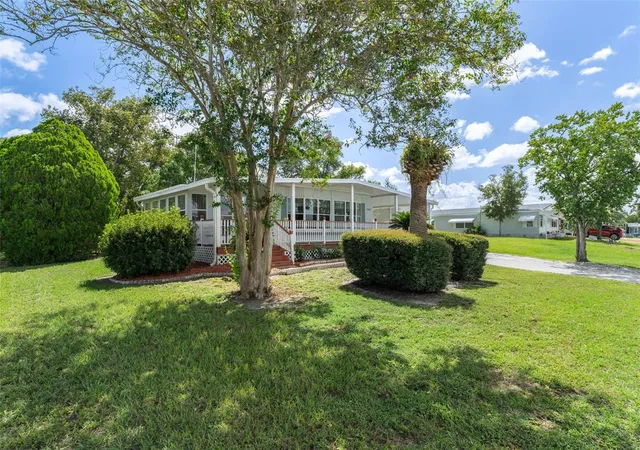 Photo 2 of Manufactured home for sale at 15682 Brookridge Blvd, Brooksville, FL 34613 | MLS# A4706716 | Listing updated on 2026-09-25