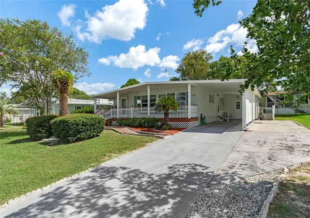 Photo 3 of Manufactured home for sale at 15682 Brookridge Blvd, Brooksville, FL 34613 | MLS# A4706716 | Listing updated on 2026-09-25
