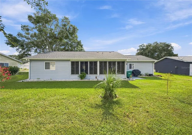 Photo 3 of Single family home for sale at 17929 SE 107th Court, Summerfield, FL 34491 | MLS# OM732578 | Listing updated on 2026-09-25